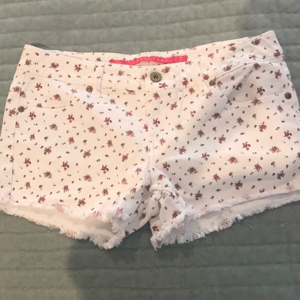 white flowered shorts