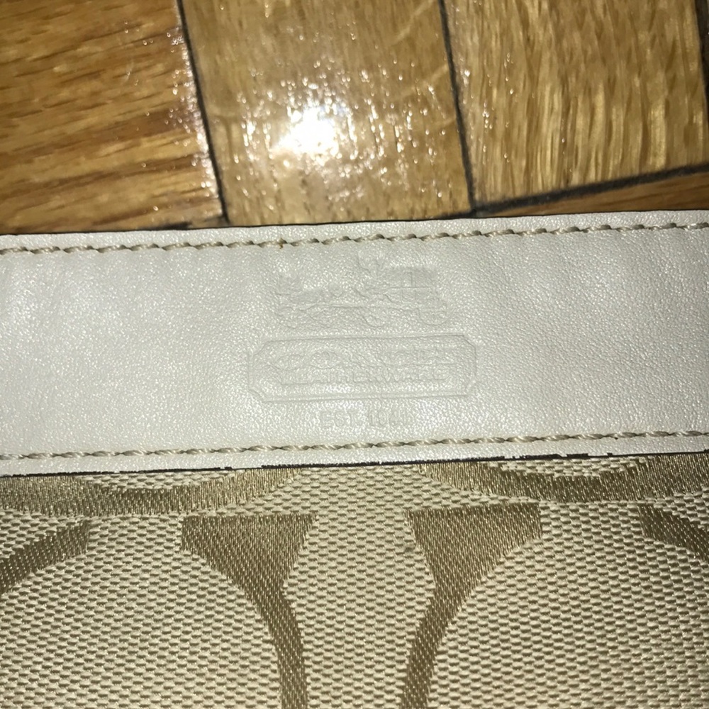 Coach Bag - Picture 2 of 6