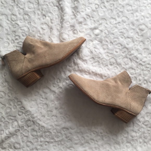Dolce Vita Shoes - Dolce Vita Suede Booties