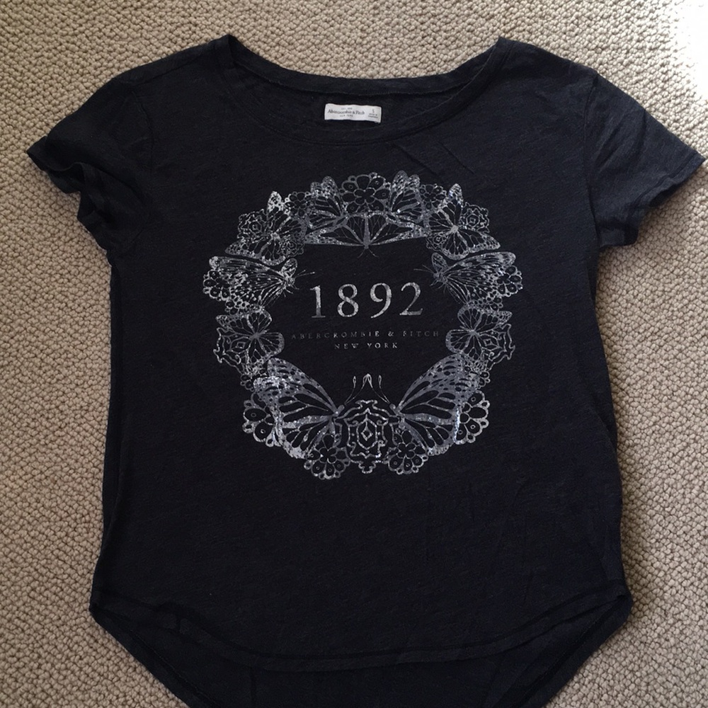 Abercrombie graphic Tee size S foil butterfly styl