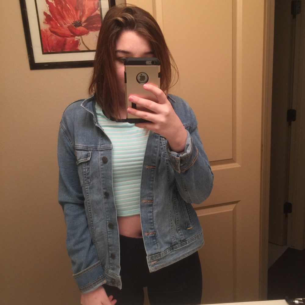 Cropped teal and white stripped shirt