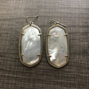 ❌SOLD❌ Kendra Scott Ivory Pearl Danielle