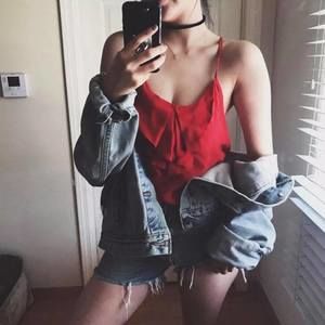 Meet your Posher, Danielle