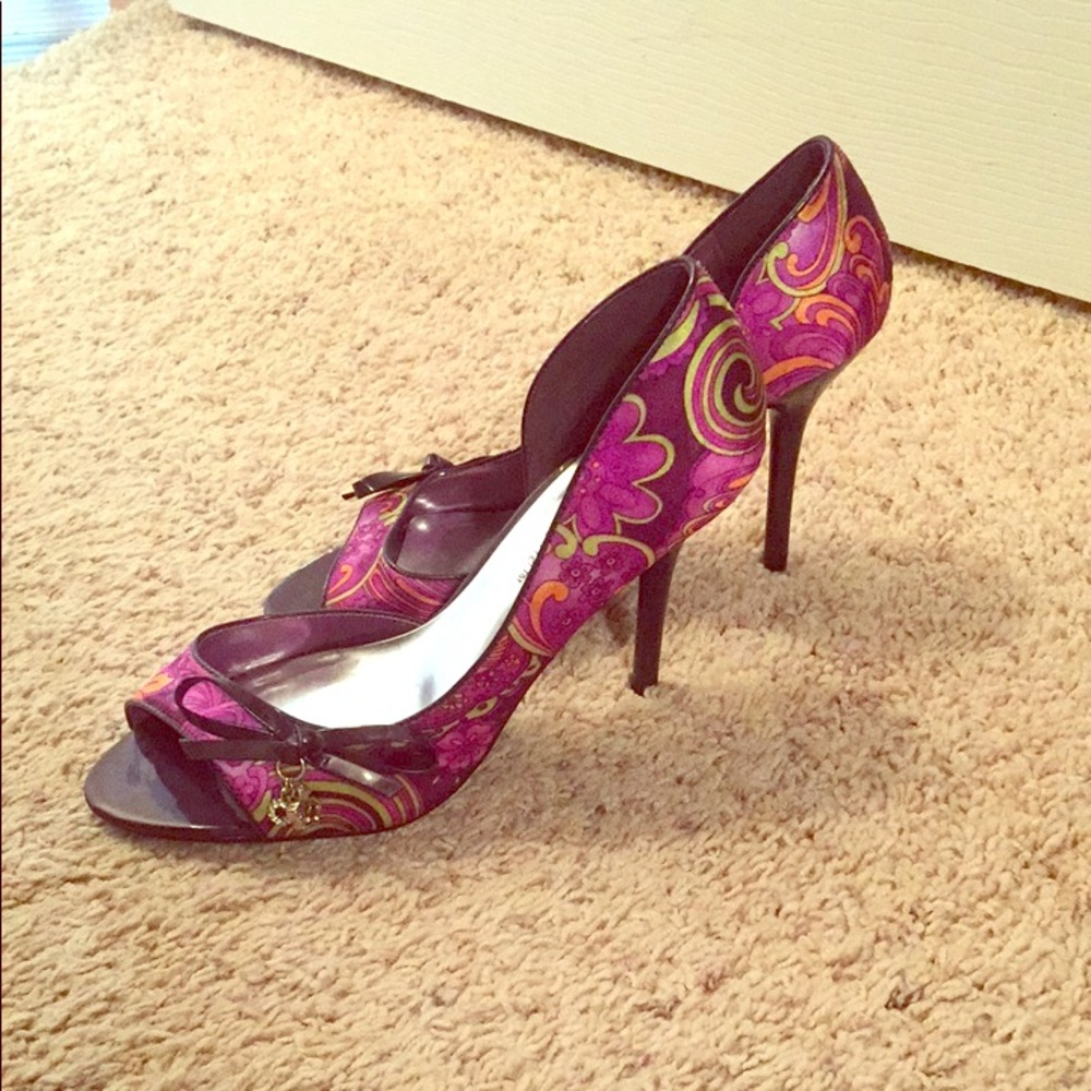 Sarah Jayne Heels