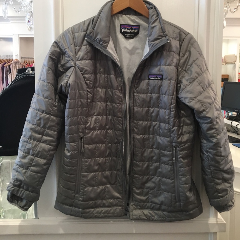 Women’s Patagonia Nano Puff Jacket in Feather Grey