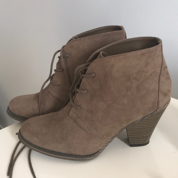 Tie Up Booties - Picture 1 of 3