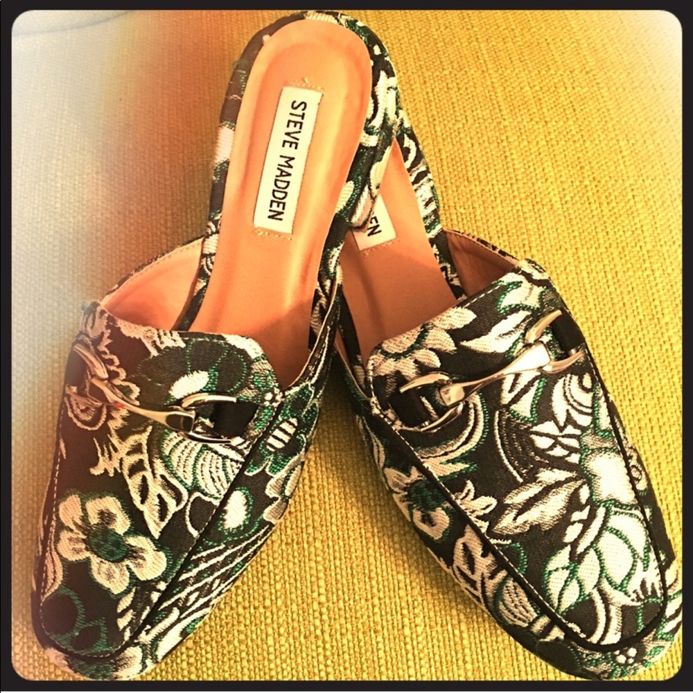 🍁STEVE MADDEN 🍂🍁👡 EMBROIDERY MULES