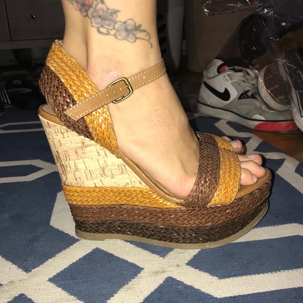 Platform sandals