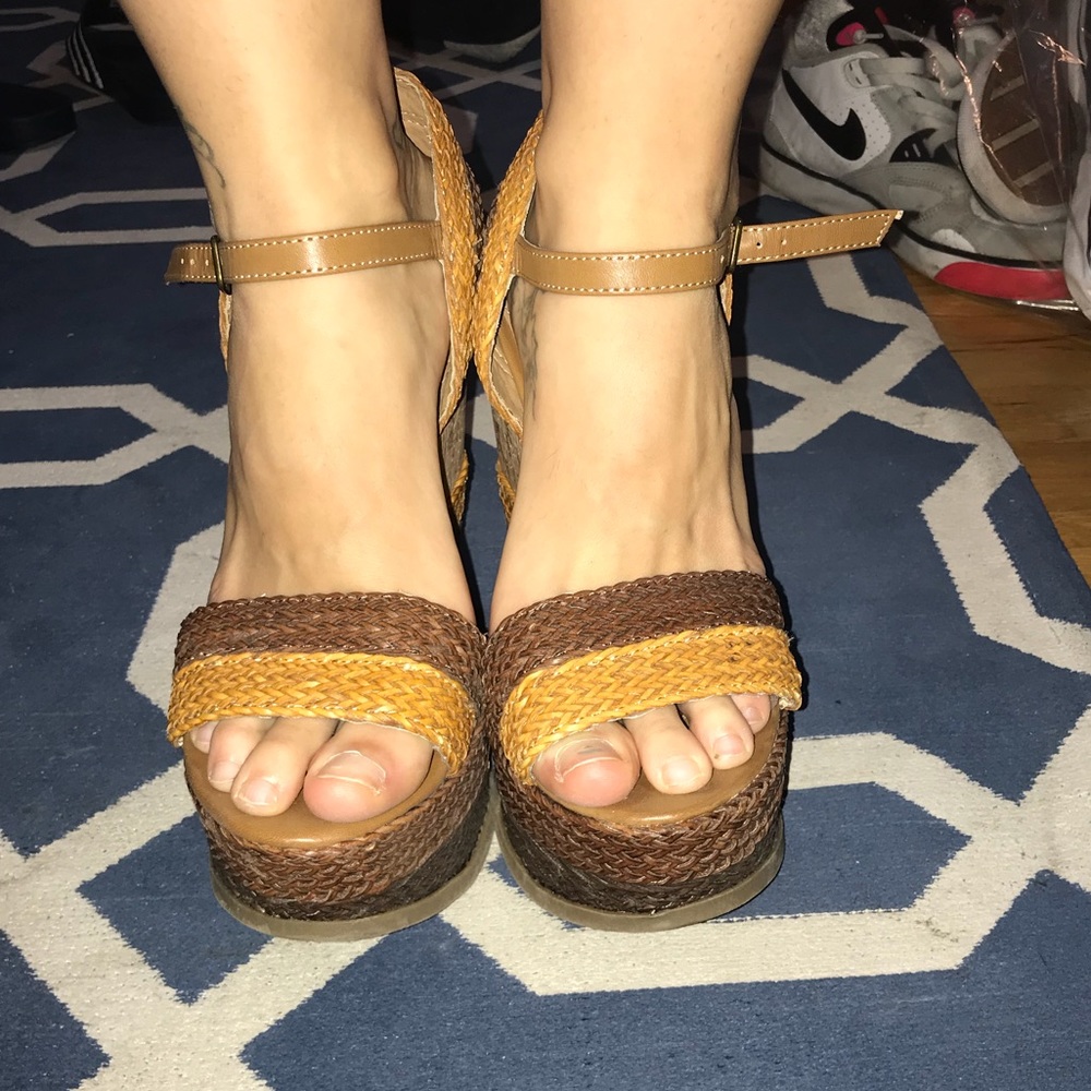 Platform sandals - Picture 2 of 4