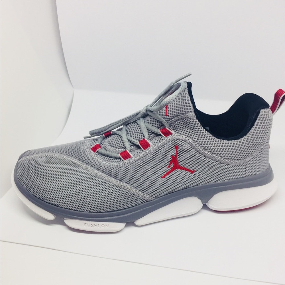 NWOT Men’s Jordan RCVR Size 11 with Box.