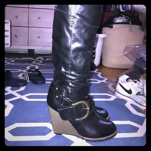 Calf boots with wedge