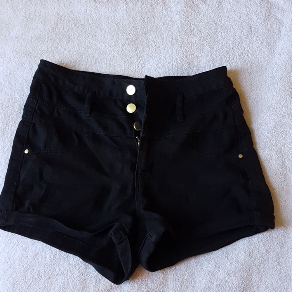 *SOLD*Refuge SZ 4 Black High Waist Jean Shorts