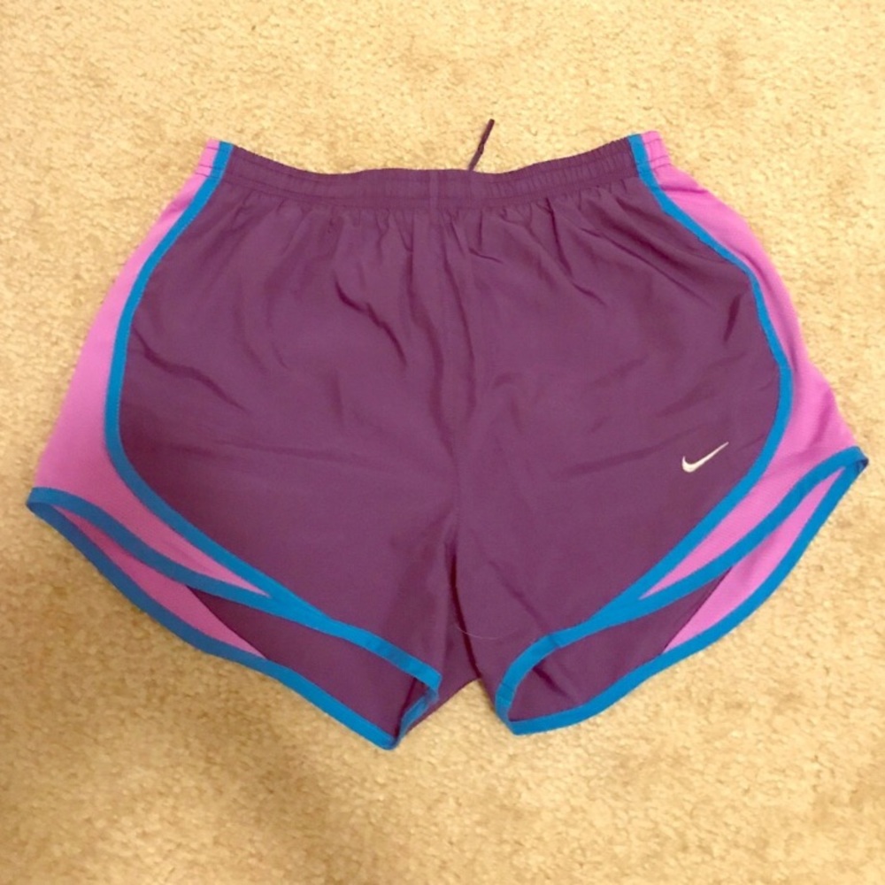 Nike shorts size M