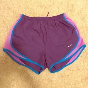 Nike shorts size M