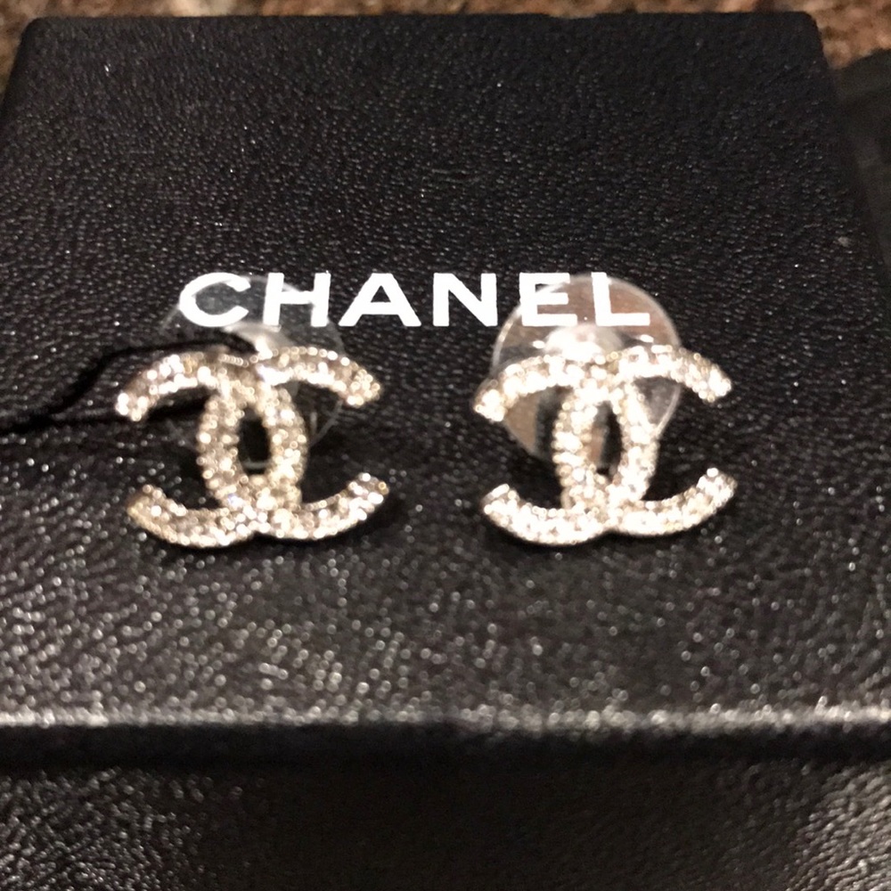 Chanel CC Logo crystal earrings new