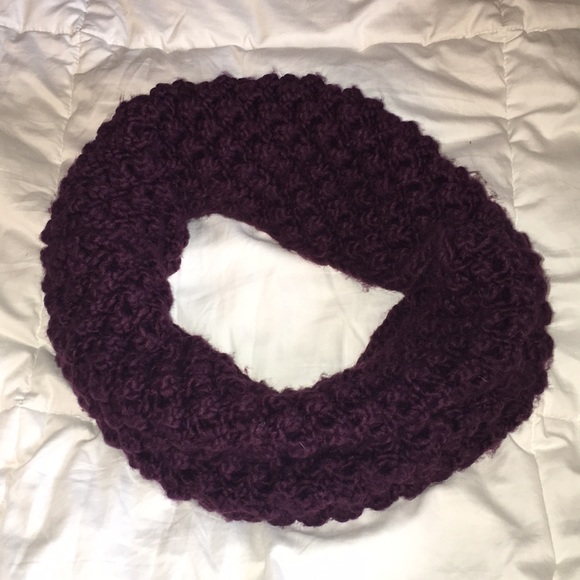 H&M maroon high neck scarf - Picture 1 of 3