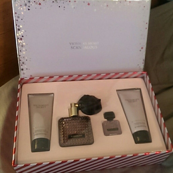 Victoria's Secret Other - Victoria's secret Scandalous deluxe Christmas set