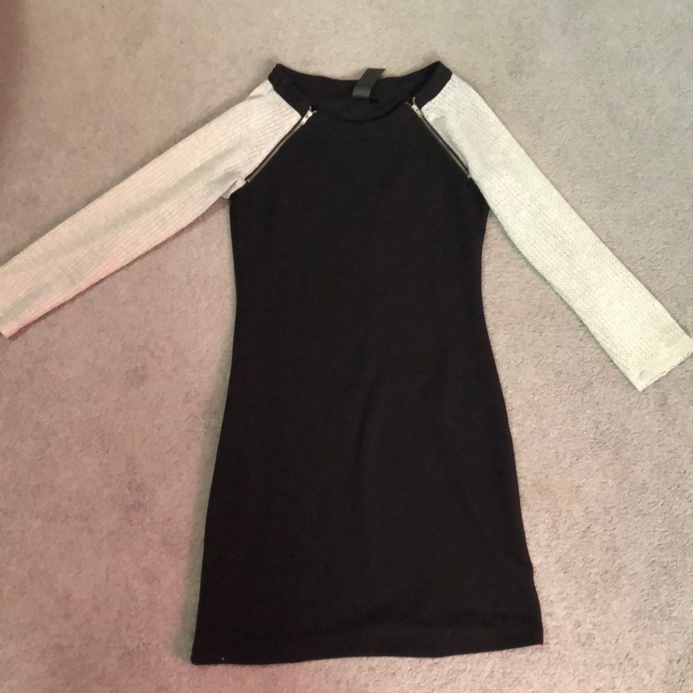 Dress with grey sleeves