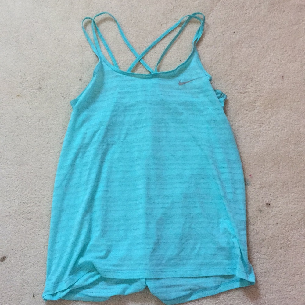 NIKE running top