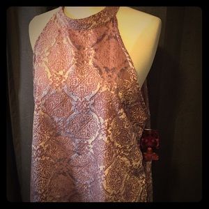 NWT-Gorgeous Slinky Tapestry Top