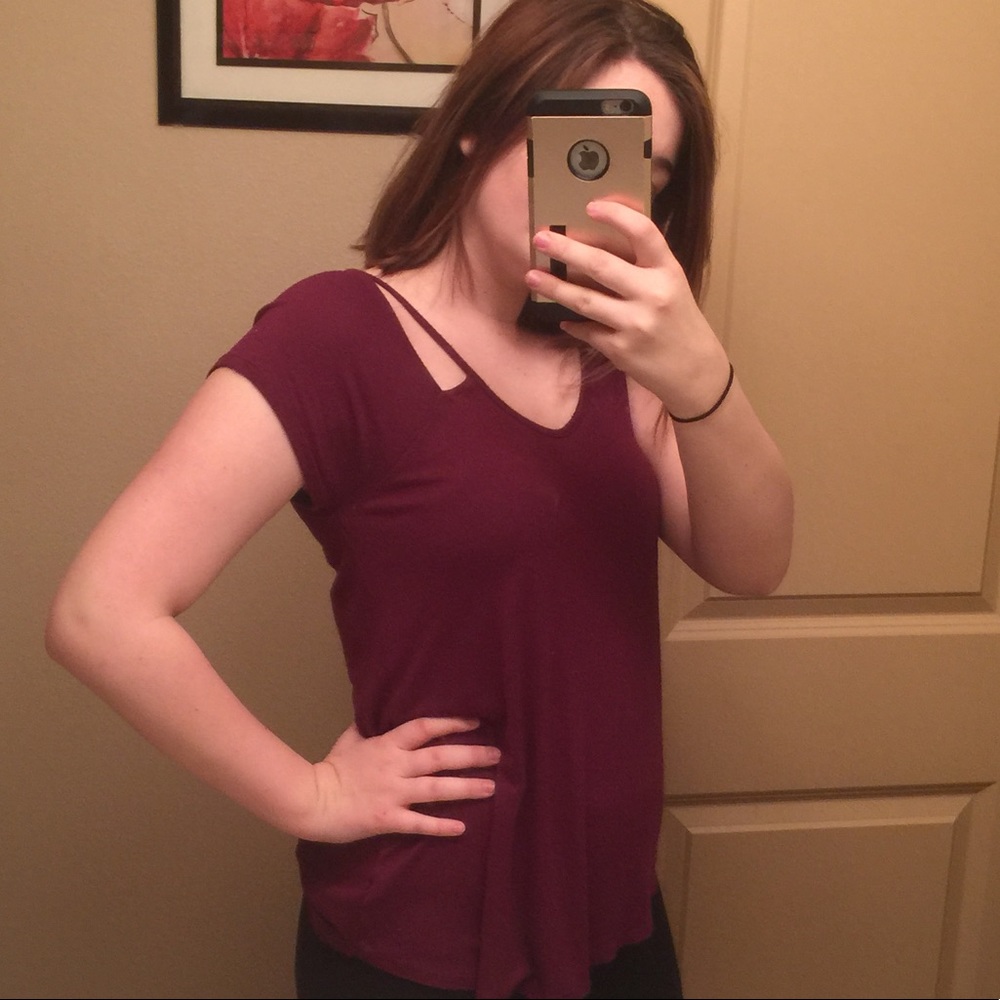VERY FLIRTY BURGUNDY CUTOUT TEE!!!