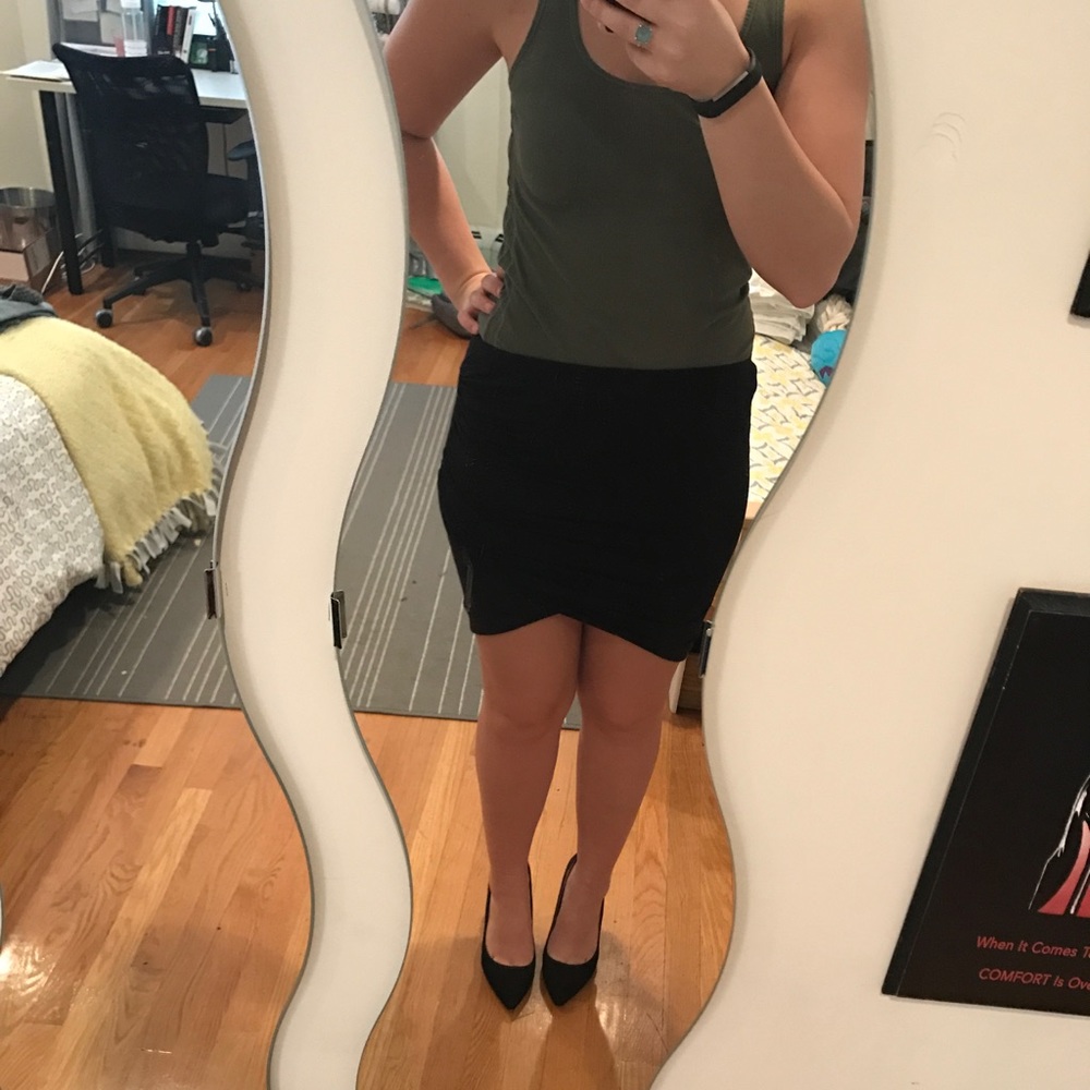 Mini skirt. Stretchy, EUC