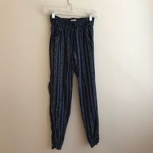 Abercrombie | Flowy Printed Pants