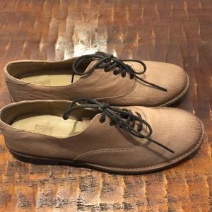 Frye Paige Oxfords Size 10 in Fawn