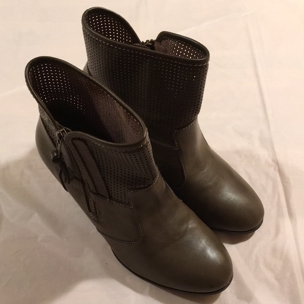 Size 11, Brown Booties