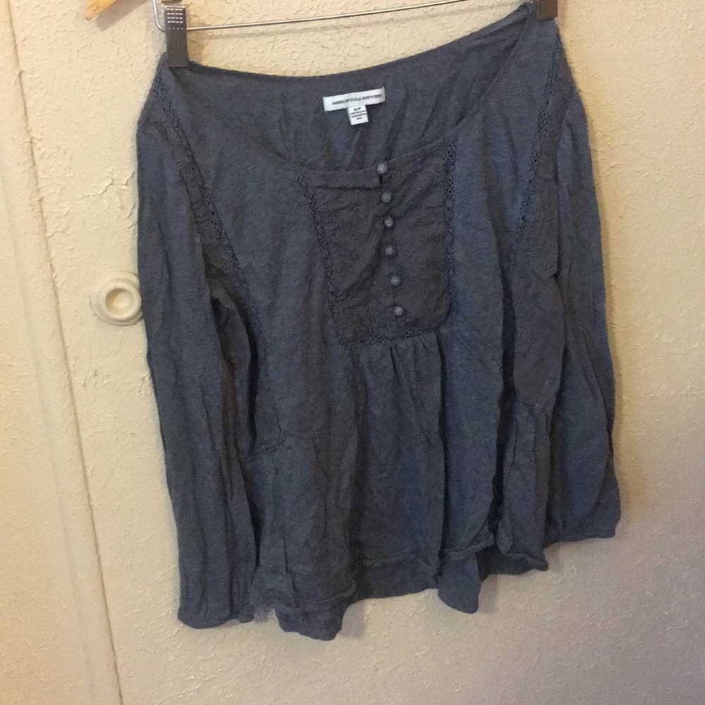 Quarter-length sleeve shirt