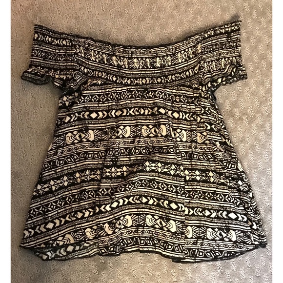 Off the Shoulder Blouse - Picture 1 of 2