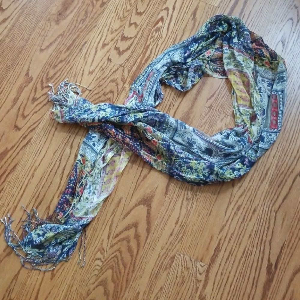 Light scarf
