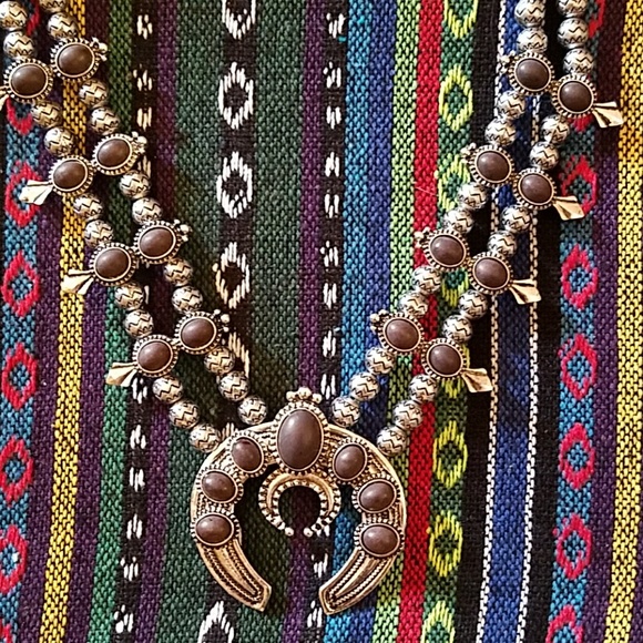 Squash Blossom Necklace Black Stones - Picture 3 of 5