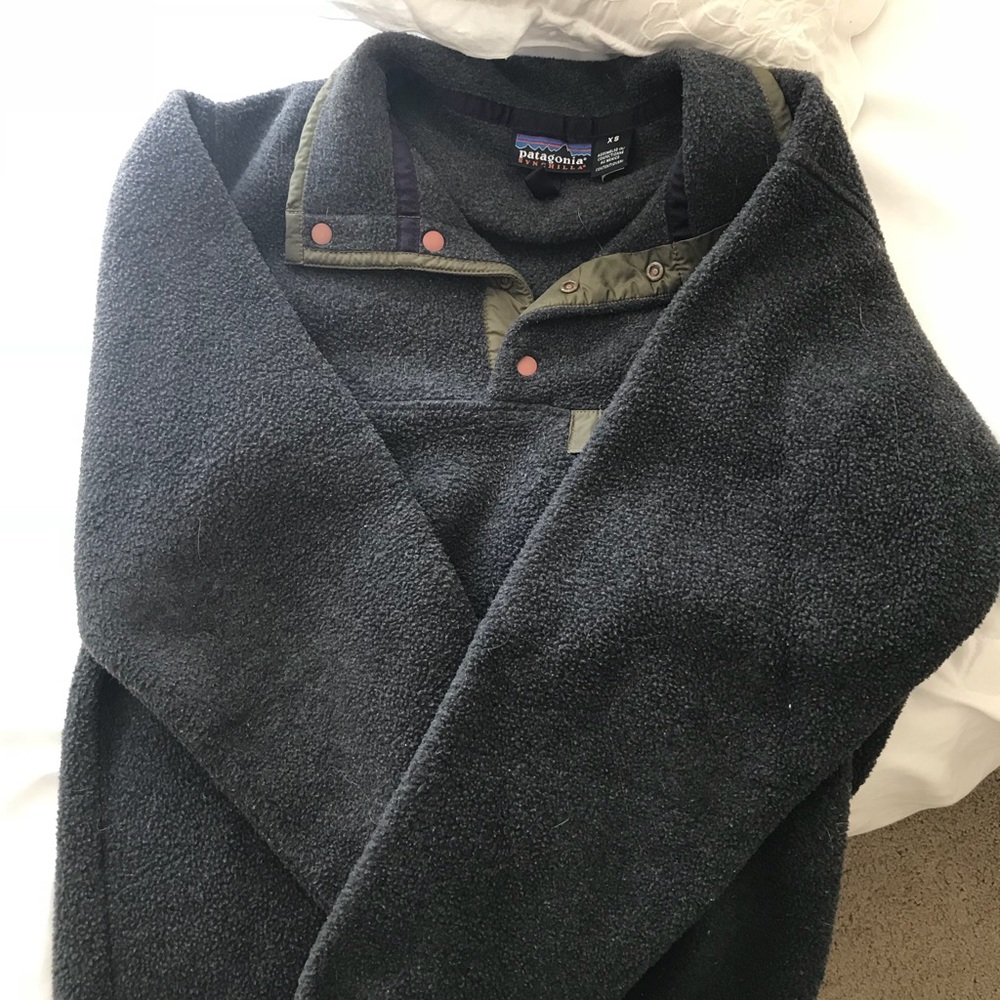 Patagonia fleece! Size XS, gray color.