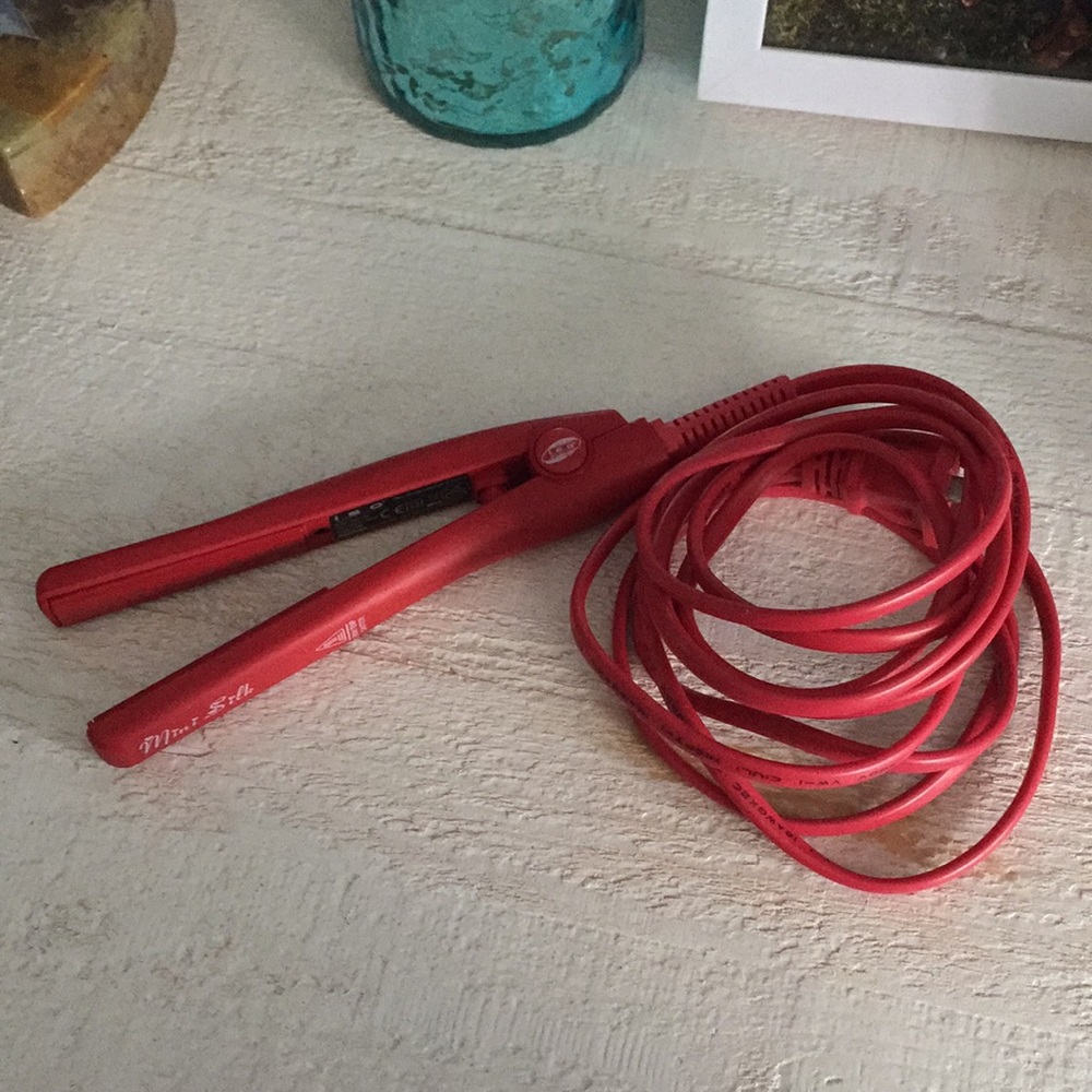 Mini hair straightener