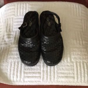 Black Soft Walk woven loafers