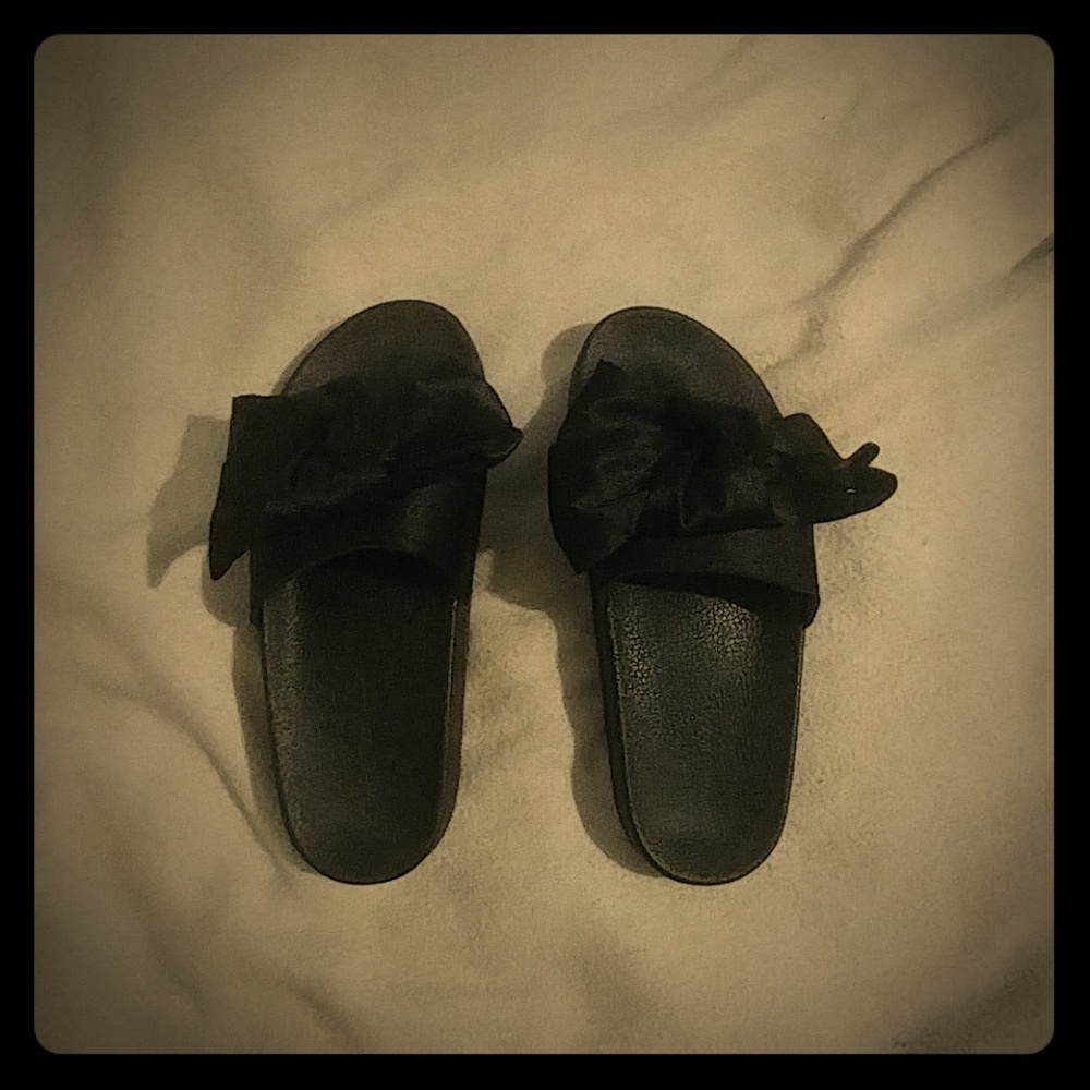 Satin bow slides
