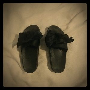 Satin bow slides