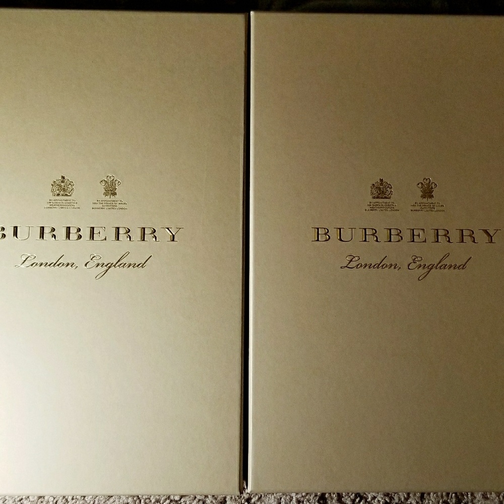 Burberry T shirt box