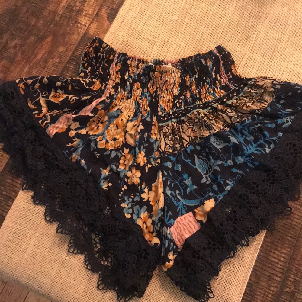 Jaase light crochet bottom shorts NEW