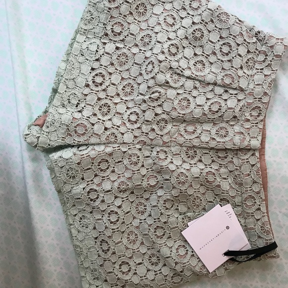 Girls size Medium Victoria Beckham Shorts - Picture 4 of 4