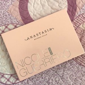 Anastasia Beverly Hills glowkit