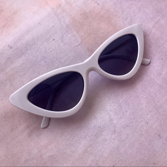 🌿white cat eye sunglasses🌿 - Picture 3 of 6