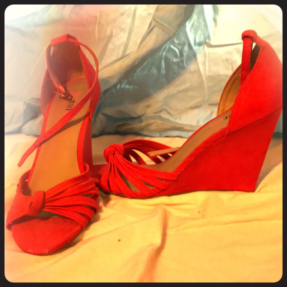 Coral wedge sandals