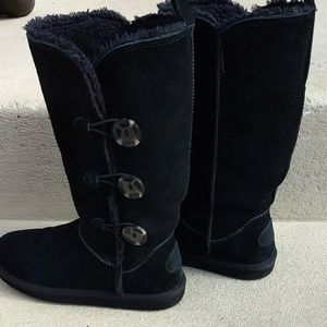 Super cute American Eagle button boots!