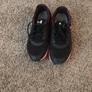 Under armour size 8 sneakers