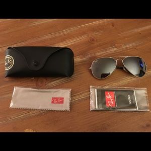 NEW Ray-Ban aviators sunglasses