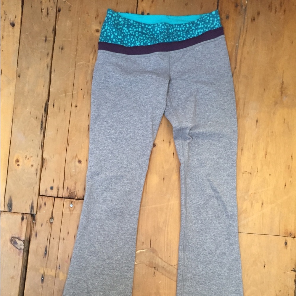 Ivivva Flared Grey leggings! SIZE: 12
