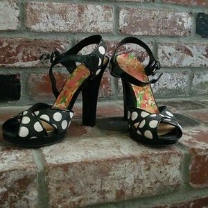 Size 8 Betsey Johnson polka dot heels