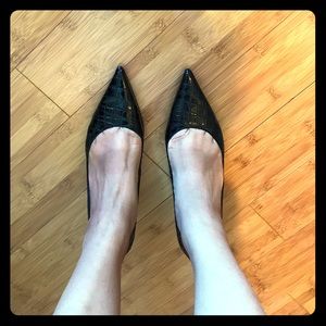 Bandolino pointy toe black kitten heels